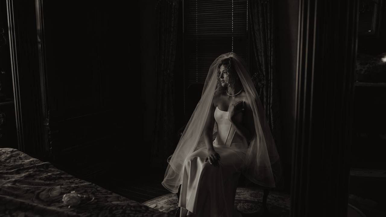 Wedding photographer Fort Wayne Indiana - Heather Raine Photography